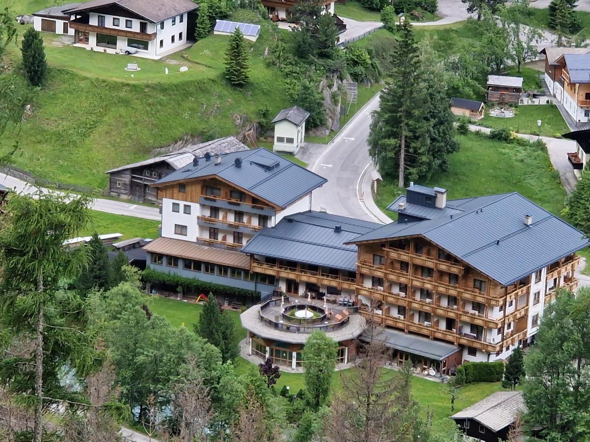 Hotel Kaerntnerhof Heiligenblut Exterior photo