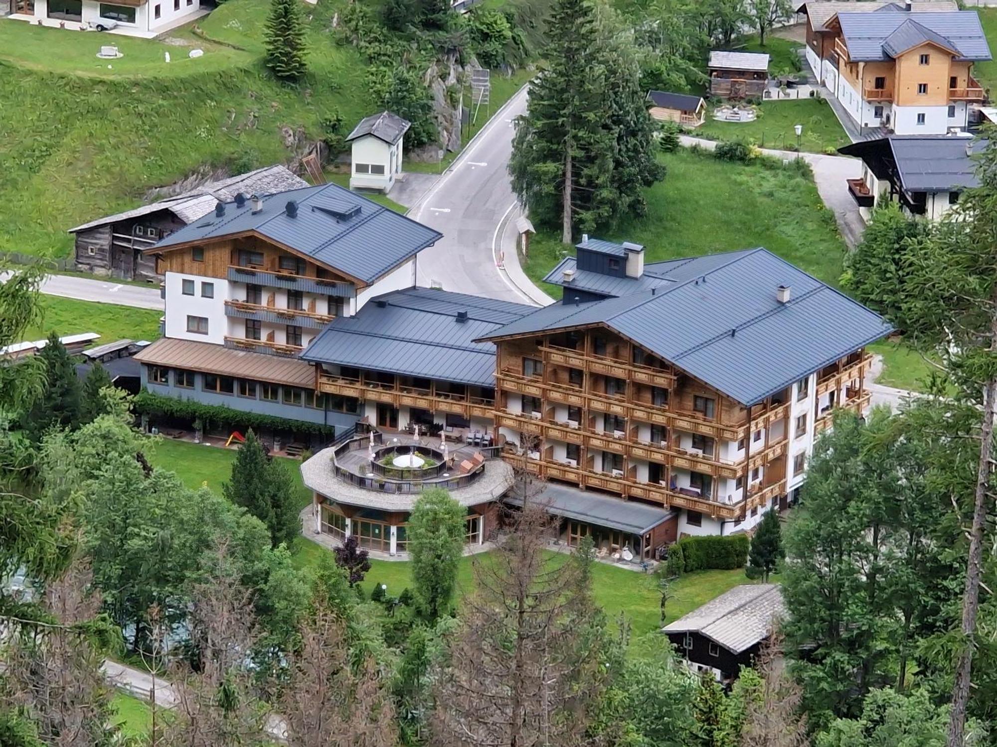 Hotel Kaerntnerhof Heiligenblut Exterior photo